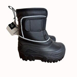Kids Black Snow Boots Size 7/8 Winter Warm Lining Easy On Off Strap Outdoor Play